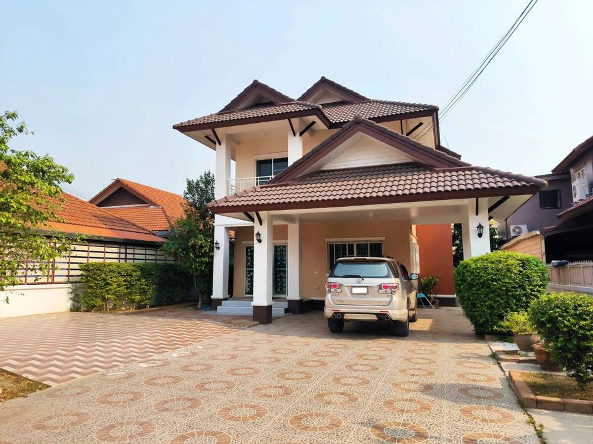 For RentHouseChiang Mai : House  for  rent  with  3 bedrooms   and    3 toilets