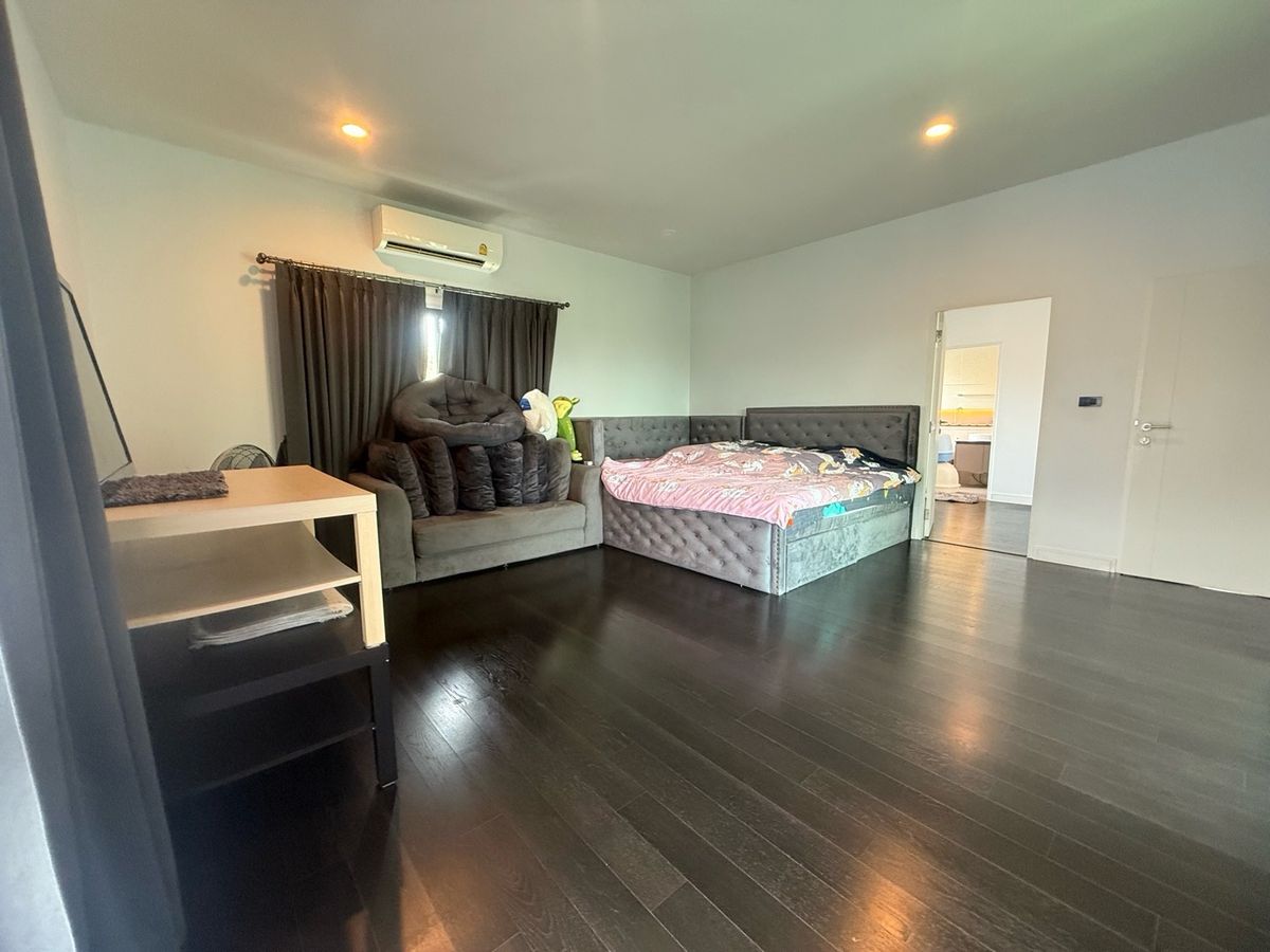 For SaleHousePhutthamonthon, Salaya : 2 -storey detached house, good location near the club house, peaceful, more than 6 cars