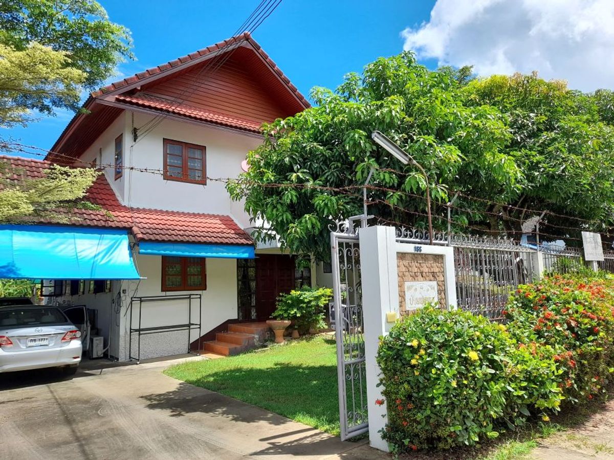 ขายบ้านลำปาง : ขายบ้าน 2 ชั้น พร้อมที่ดินมีโฉนด 160 ตรว. เฟอร์นิเจอร์ครบ พร้อมเข้าอยู่ ใกล้แหล่งชุมชน หมู่ 2 ต.พิชัย ลำปาง