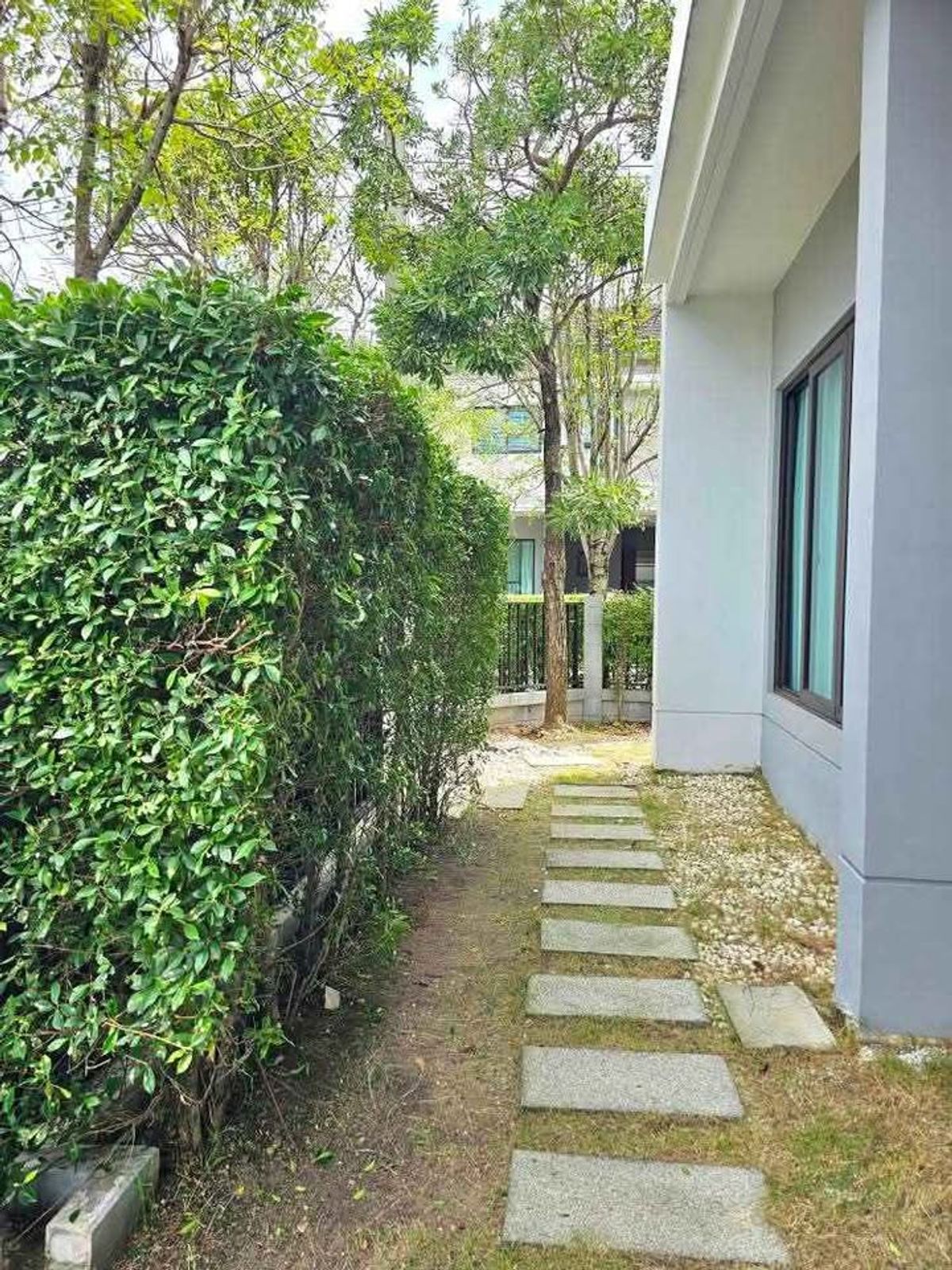 ให้เช่าบ้านนนทบุรี บางใหญ่ บางบัวทอง : ให้เช่า บ้านเดี่ยวสองชั้น The City สะพานเจษฎาบดินทร์ 4ห้องนอน 5 ห้องน้ำ มีห้องแม่บ้าน หลังมุม พร้อมเข้าอยู่