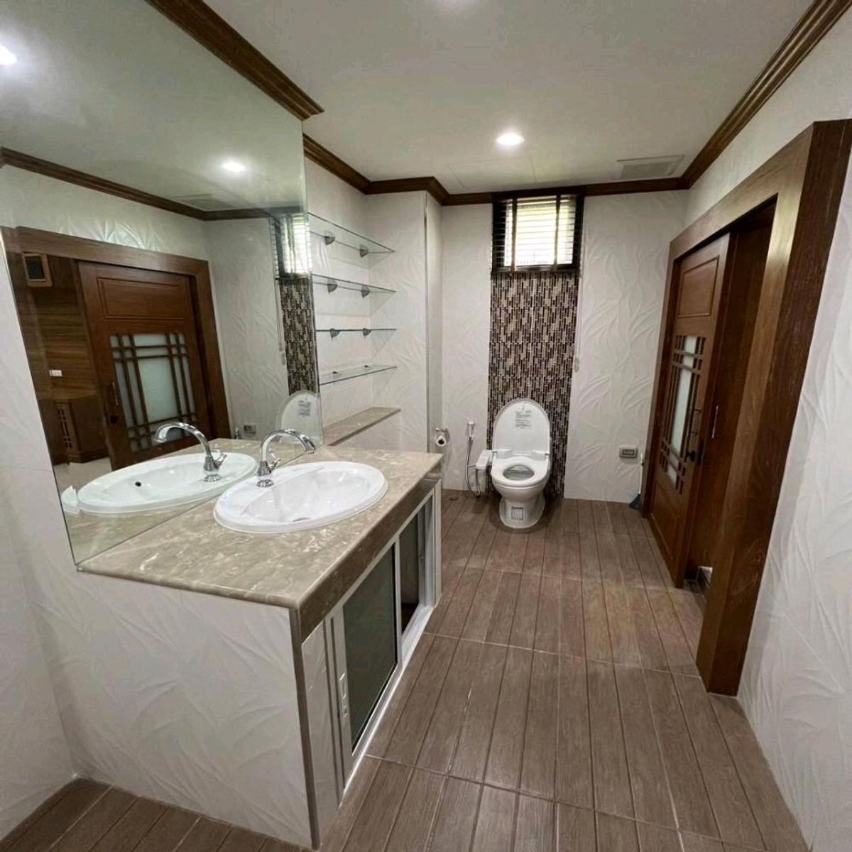 For SaleHouseLadkrabang, Suwannaphum Airport : House for sale 105 sq.w., On Nut Ring 14.9 million