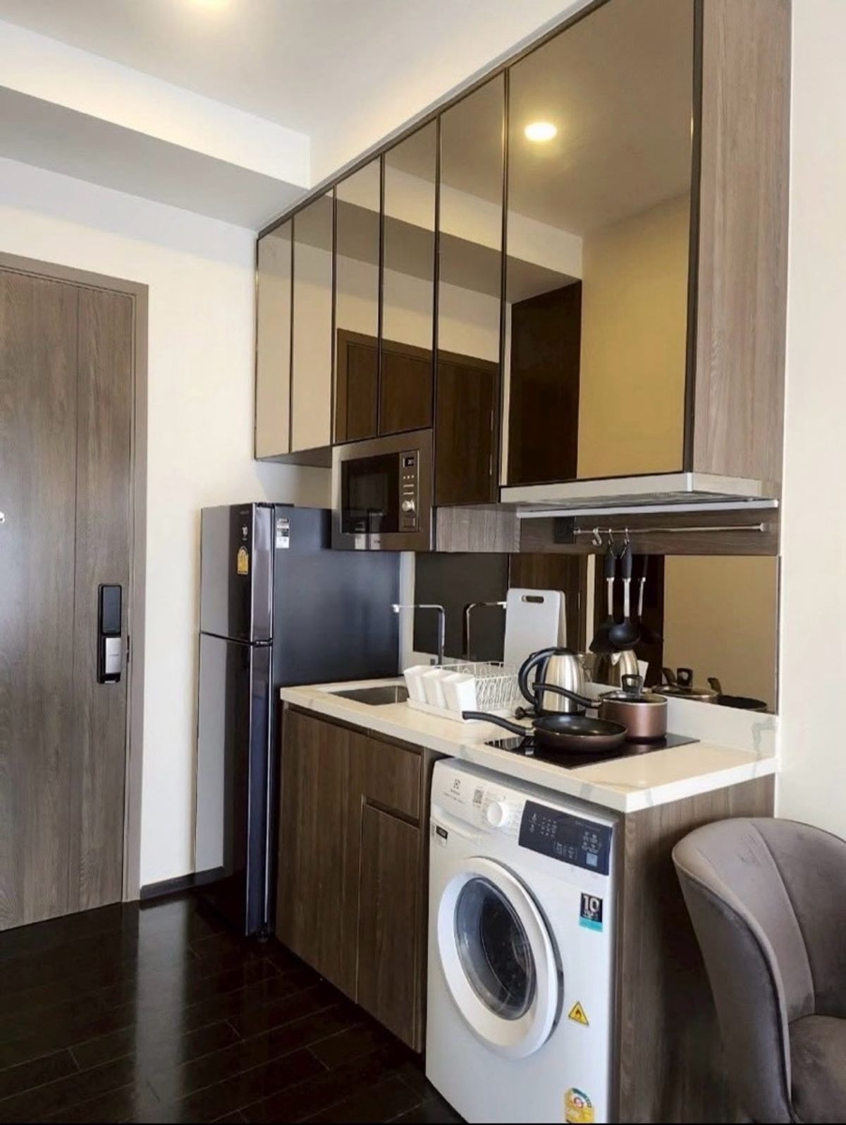 ให้เช่าคอนโดสุขุมวิท อโศก ทองหล่อ : For Rent :  Park Origin Thonglor 
BTS ThongLor 
[ Accept short-term contract ]