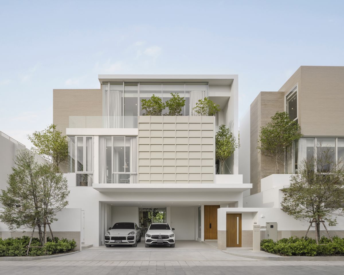 ขายบ้านพระราม 9 เพชรบุรีตัดใหม่ RCA : 🏡 ขายบ้านเดี่ยว Ultra Luxury โครงการ Noble Terra พระราม 9 – เอกมัย 📍 แปลงเลขที่ 299/24 | แบบบ้าน POLLINIS ✨ พื้นที่ใช้สอย 409 ตร.ม. | ที่ดิน 61.20 ตร.วา 💸 ราคาปกติ 56.9 ล้าน → พิเศษเพียง 37.5 ล้านบาท เท่านั้น!
