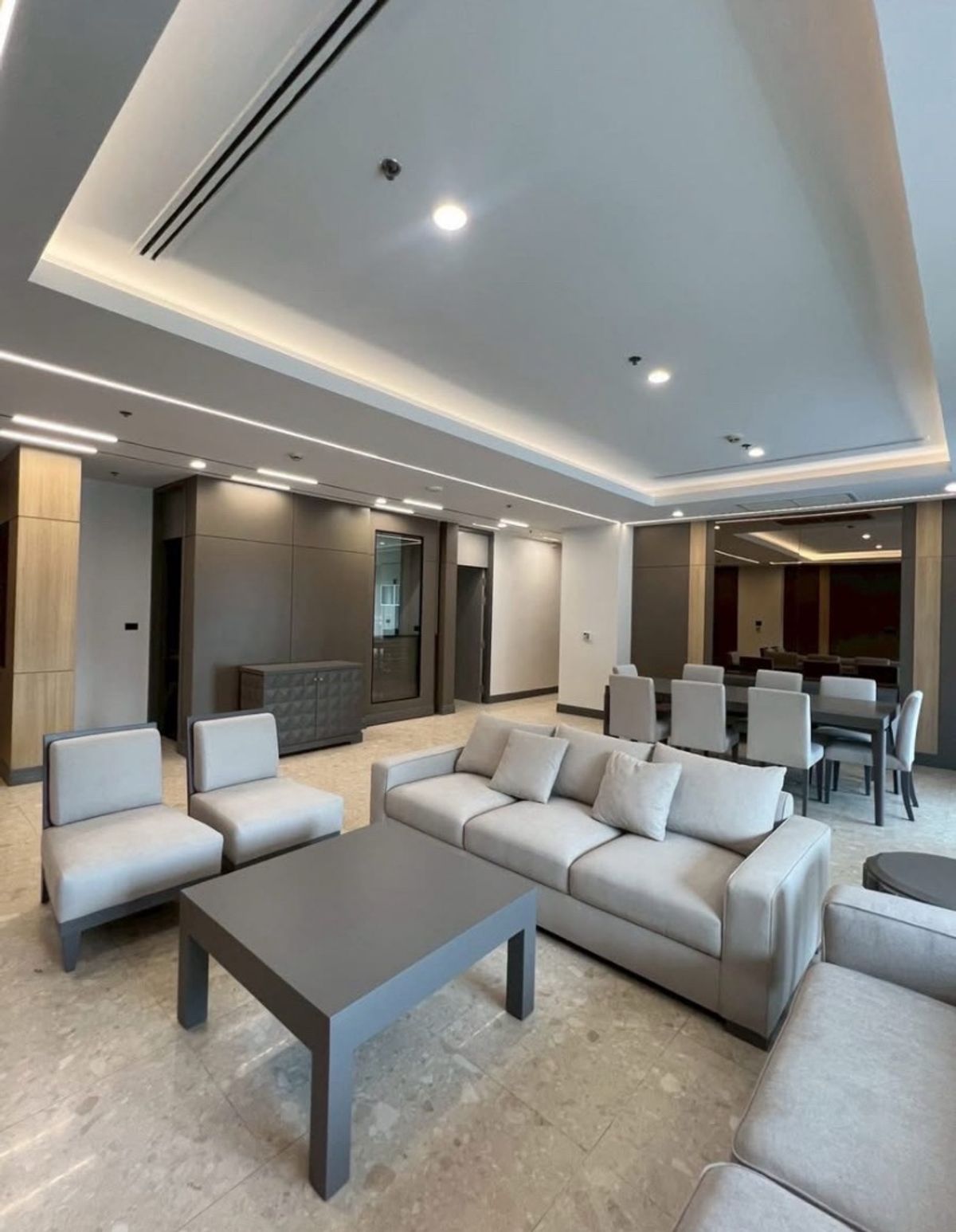 ให้เช่าคอนโดวิทยุ ชิดลม หลังสวน : ให้เช่าคอนโด🔥Royal Residence Park🔥ชั้น 8🔥230ตรม🔥3Bed🔥พร้อมอยู่🔥 R236-2