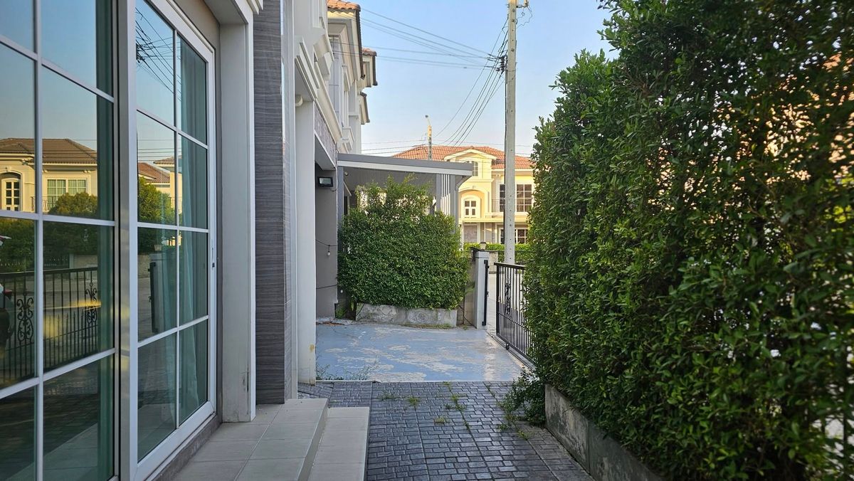 ขายบ้านท่าพระ ตลาดพลู วุฒากาศ : 🔥🏡 HOT DEAL! นักลงทุนตัวจริงห้ามพลาด! บ้านแปลงมุม โกลเด้น นีโอ สาทร! ทำเลทองใกล้ BTS และ สาทร!