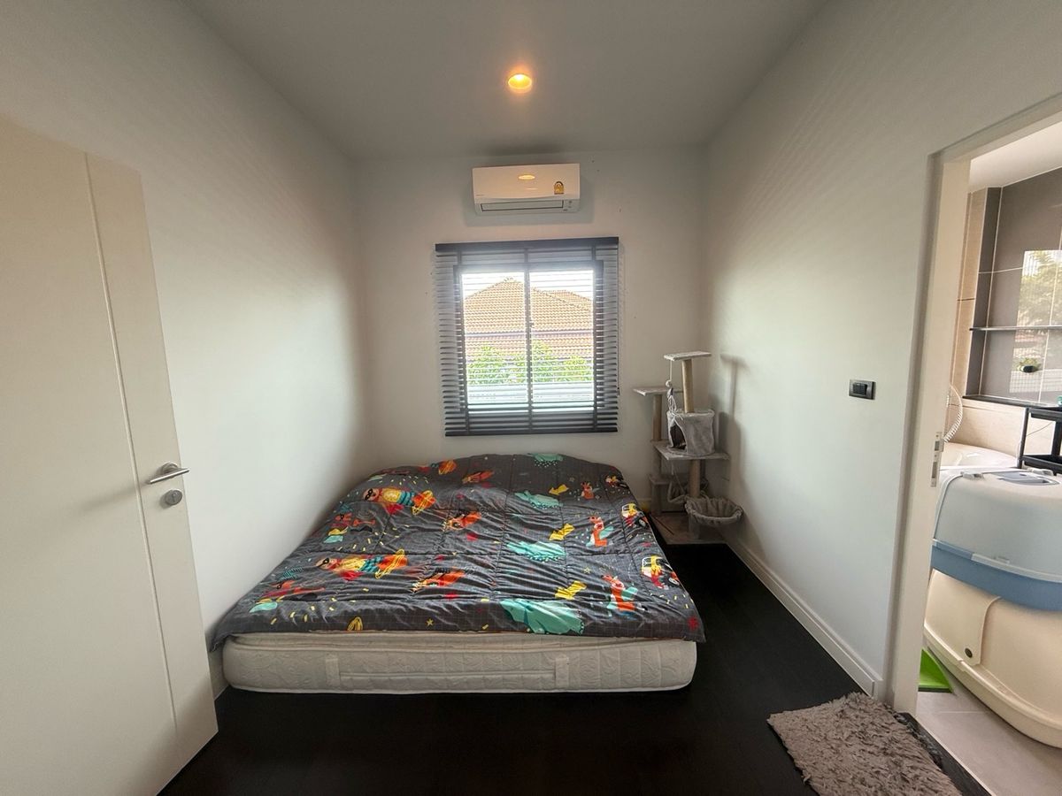 For SaleHousePhutthamonthon, Salaya : 2 -storey detached house, good location near the club house, peaceful, more than 6 cars