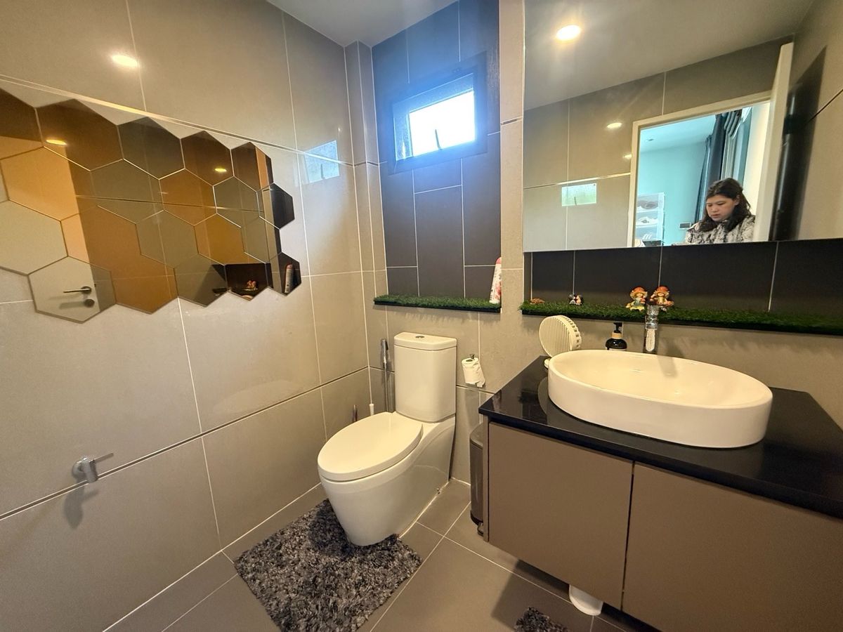 For SaleHousePhutthamonthon, Salaya : 2 -storey detached house, good location near the club house, peaceful, more than 6 cars