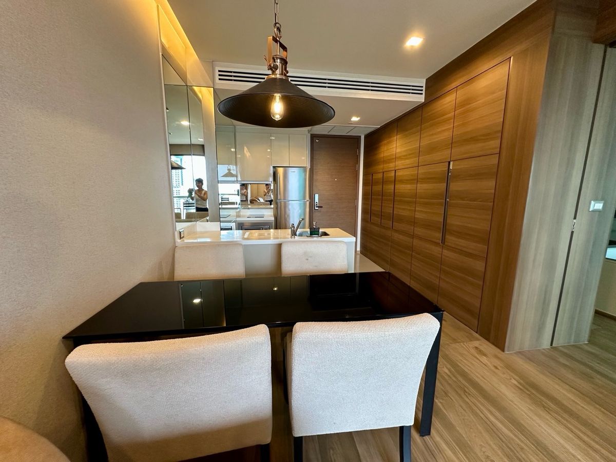 For RentCondoSathorn, Narathiwat : 🔥For urgent rent🔥The Address Sathorn, luxury condo, beautiful view, fully furnished, ready to move in, only 150 m. from BTS Saint Louis station.