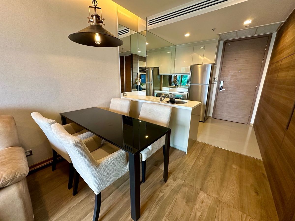 For RentCondoSathorn, Narathiwat : 🔥For urgent rent🔥The Address Sathorn, luxury condo, beautiful view, fully furnished, ready to move in, only 150 m. from BTS Saint Louis station.