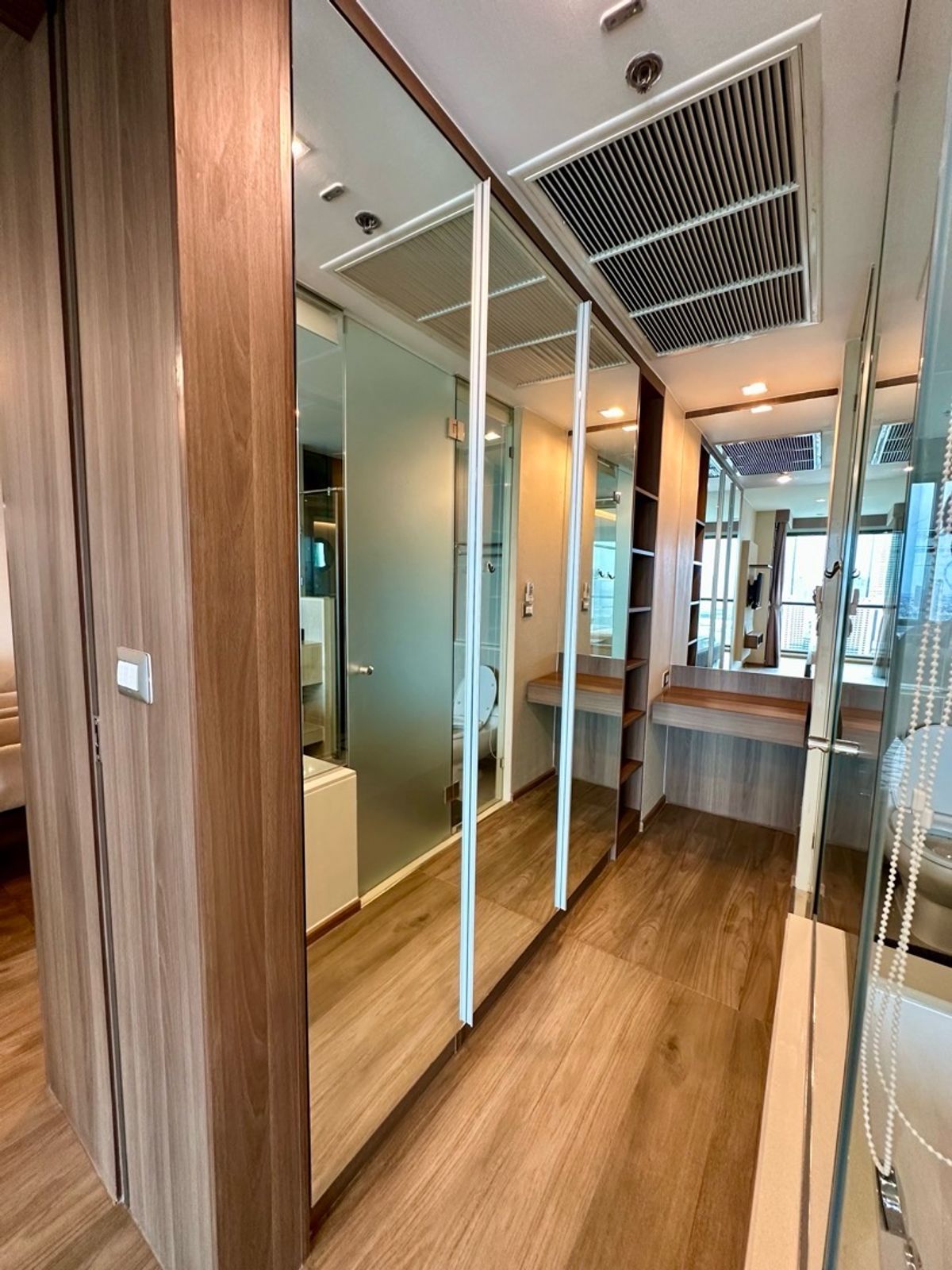 For RentCondoSathorn, Narathiwat : 🔥For urgent rent🔥The Address Sathorn, luxury condo, beautiful view, fully furnished, ready to move in, only 150 m. from BTS Saint Louis station.