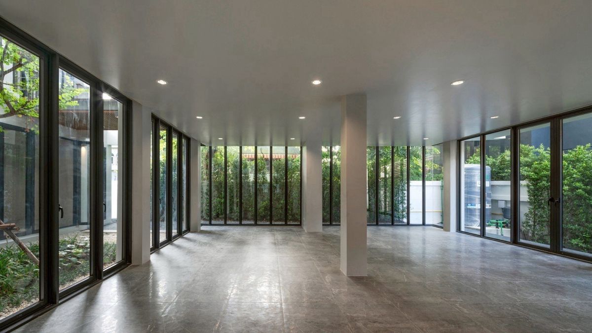 สำนักงานอ่อนนุช อุดมสุข : 📢👇 ขายพร้อมผู้เช่า – รับรายได้แบบ Passive Income ถึง ส.ค. 2571 อาคารสำนักงานพร้อมลิฟต์ส่วนตัว ทำเลใจกลางเมือง เดินทางสะดวก ใกล้ทางด่วนและถนนสายหลักหลายเส้น เชื่อมต่อทุกย่านได้ง่าย เหมาะต่อการดำเนินธุรกิจและต่อยอดในอนาคต