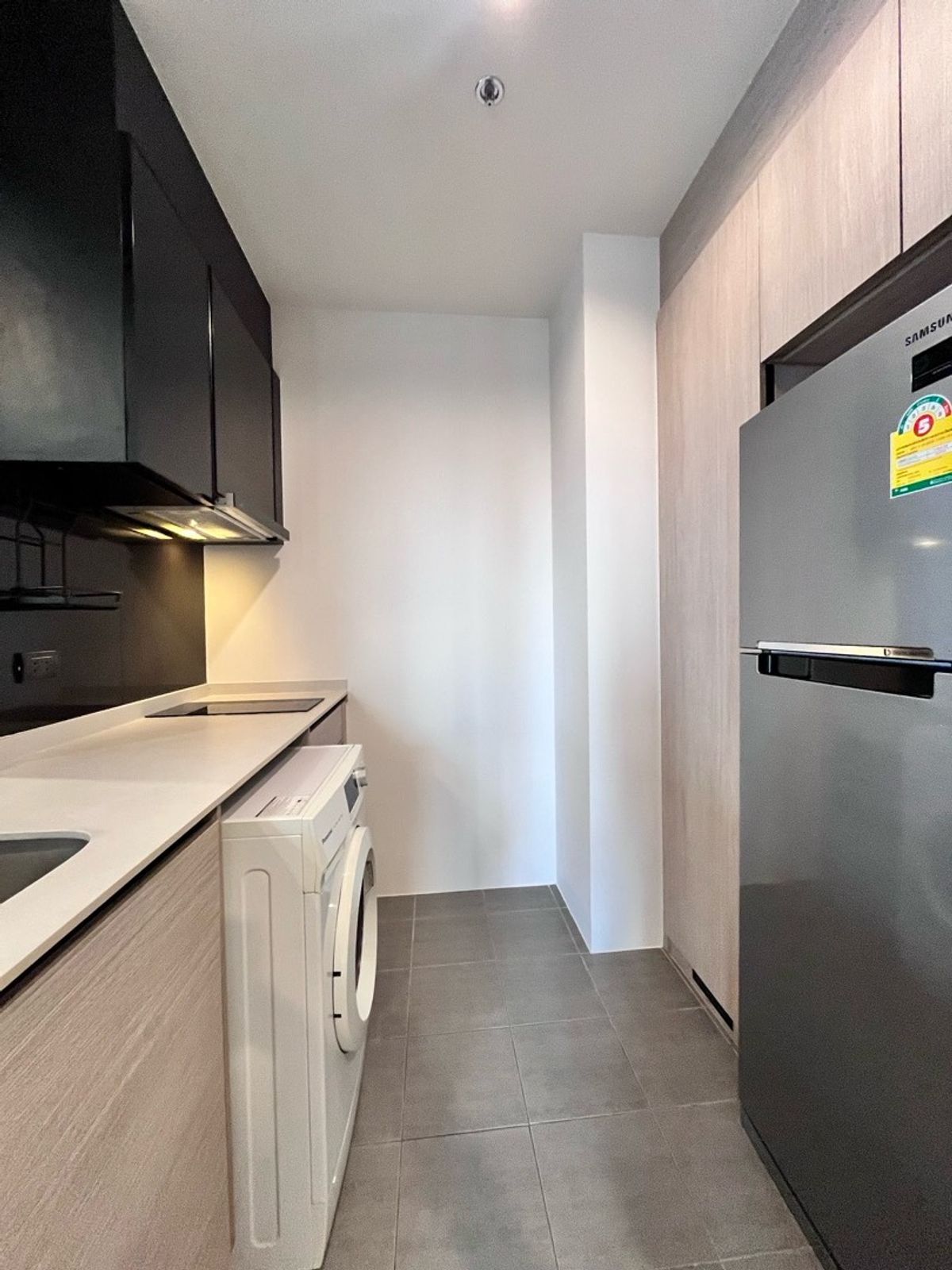 For RentCondoRama9, Petchburi, RCA : Urgent rent* The base garden rama9 *2 bedrooms, 1 bathrooms, no cracks **