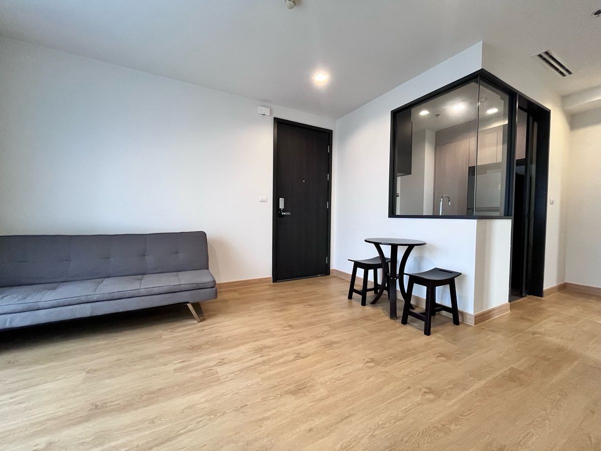 For RentCondoRama9, Petchburi, RCA : Urgent rent* The base garden rama9 *2 bedrooms, 1 bathrooms, no cracks **