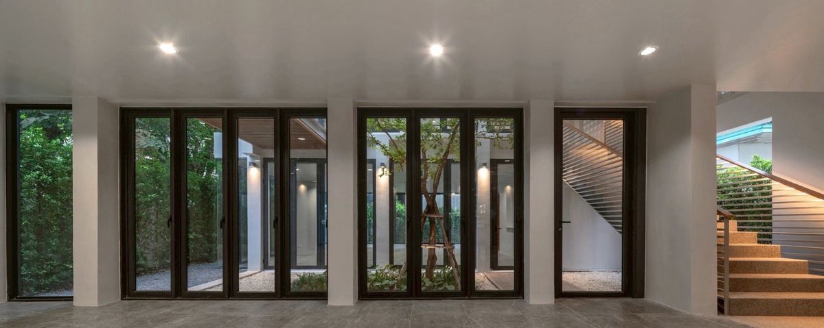 สำนักงานอ่อนนุช อุดมสุข : 📢👇 ขายพร้อมผู้เช่า – รับรายได้แบบ Passive Income ถึง ส.ค. 2571 อาคารสำนักงานพร้อมลิฟต์ส่วนตัว ทำเลใจกลางเมือง เดินทางสะดวก ใกล้ทางด่วนและถนนสายหลักหลายเส้น เชื่อมต่อทุกย่านได้ง่าย เหมาะต่อการดำเนินธุรกิจและต่อยอดในอนาคต