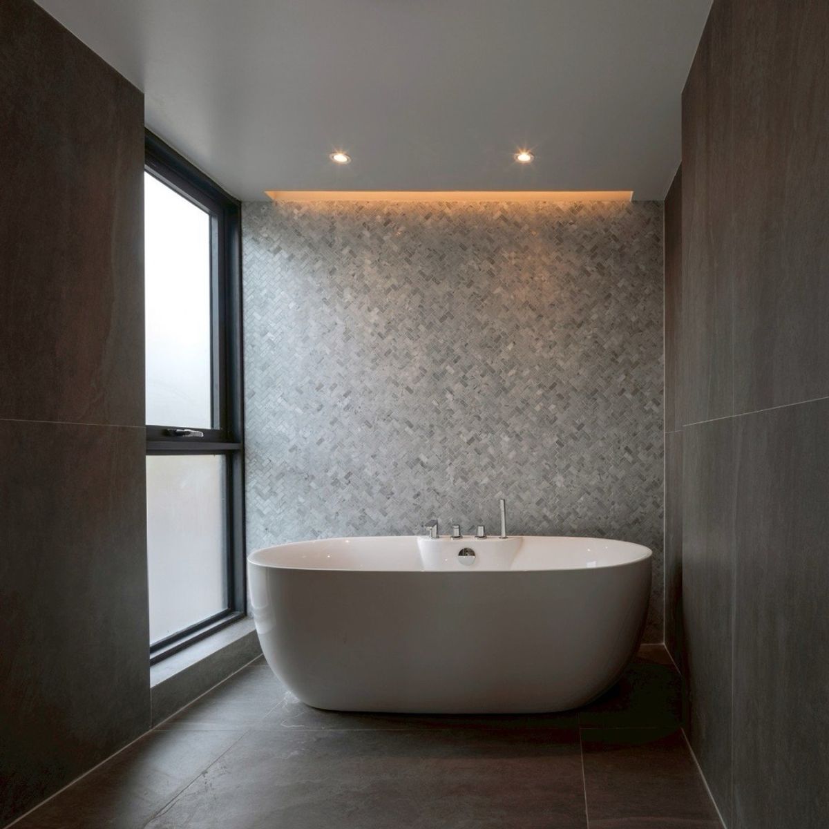 สำนักงานอ่อนนุช อุดมสุข : 📢👇 ขายพร้อมผู้เช่า – รับรายได้แบบ Passive Income ถึง ส.ค. 2571 อาคารสำนักงานพร้อมลิฟต์ส่วนตัว ทำเลใจกลางเมือง เดินทางสะดวก ใกล้ทางด่วนและถนนสายหลักหลายเส้น เชื่อมต่อทุกย่านได้ง่าย เหมาะต่อการดำเนินธุรกิจและต่อยอดในอนาคต