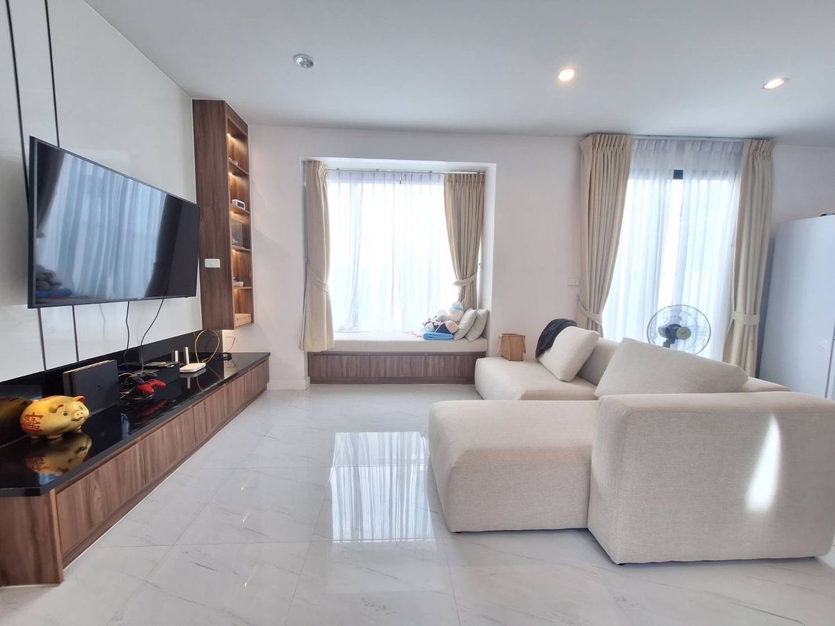 For SaleBangna, Bearing, Lasalle : ✨ Urgent sale! The new Minimal style house is very beautiful, ready to stay in Como Bianca Bangna, near Mercar, Bangna ✨