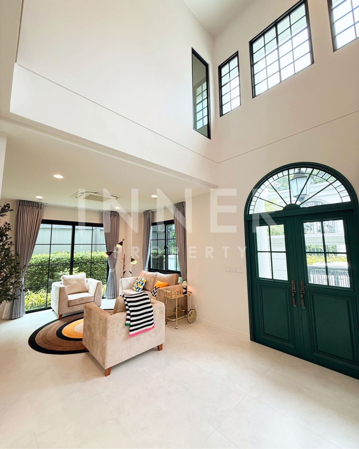 ให้เช่าบ้านพัฒนาการ ศรีนครินทร์ : 🔥🏡 曼谷格力他区超值价格！🏡 出租 (For Rent) | Narinsiri Krungthep Kreetha（4卧室，330平方米）