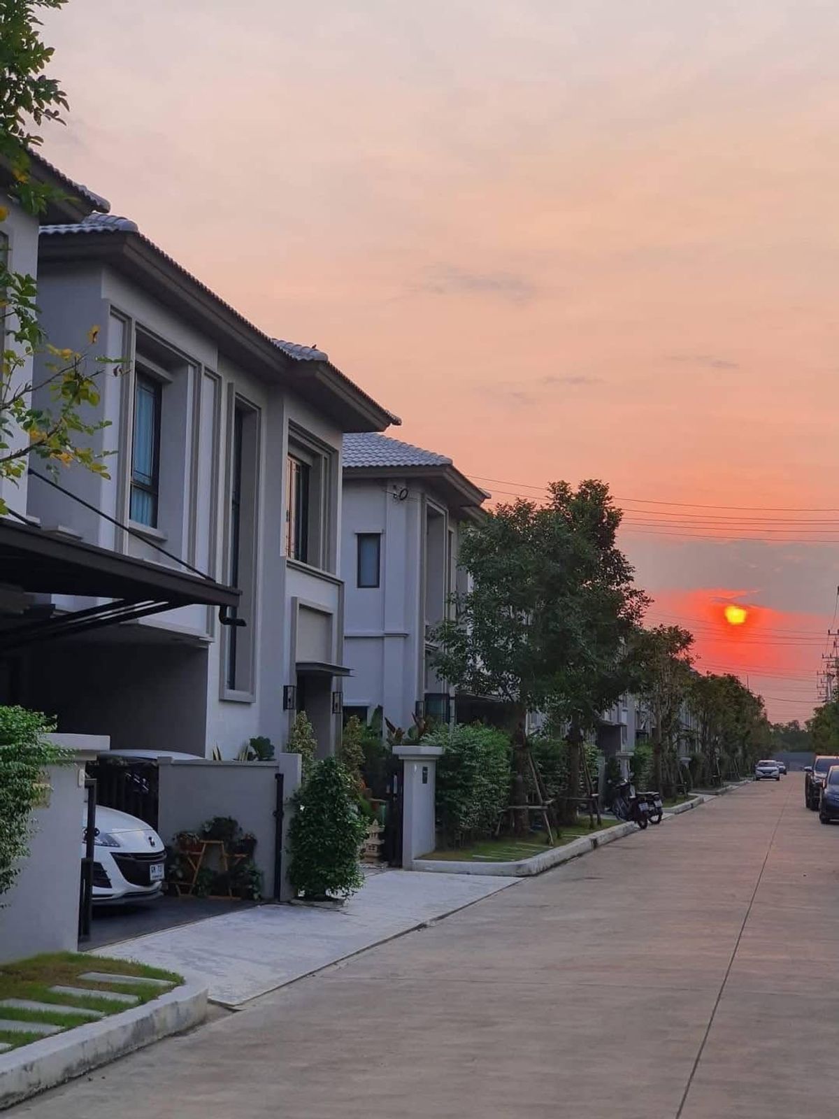 ให้เช่าบ้านปทุมธานี รังสิต ธรรมศาสตร์ : ECH250360 ปล่อยเช่า : Grande Pleno Phahol-Rangsit บ้านสวยพร้อมอยู่ ใกล้ฟิวเจอร์พาร์ครังสิต