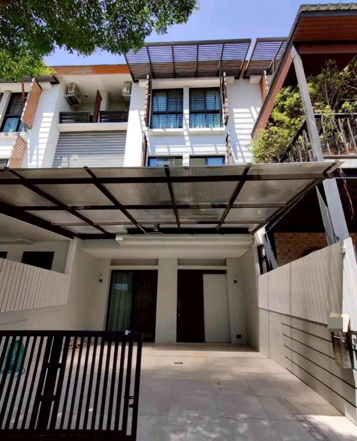 For RentTownhomeOnnut, Udomsuk : Town Home for rent Areeya Mandarina Sukhumvit 77 Village, ready to move in 