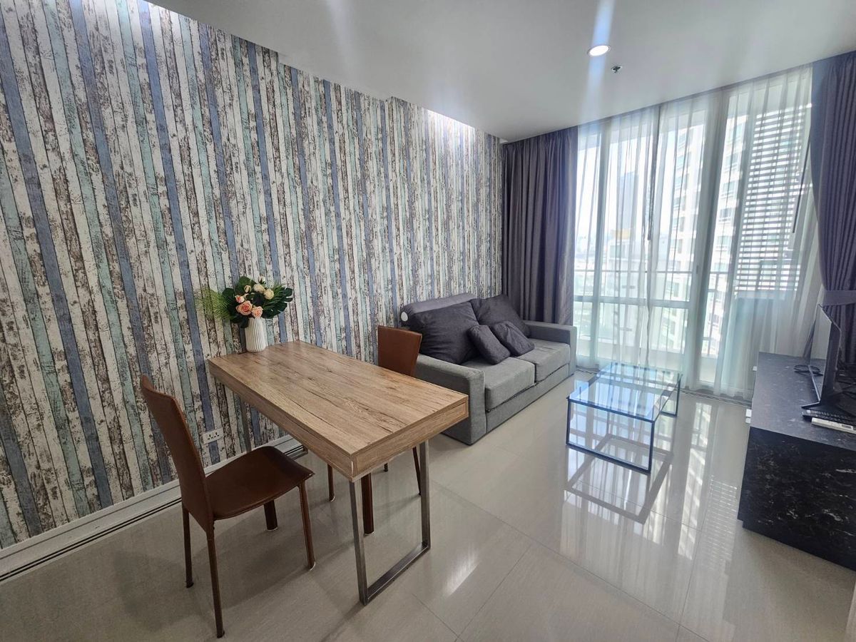 For RentCondoRama9, Petchburi, RCA : Beautiful room with new TVs to not have cracks, 1 bedroom, 1 bathroom, TC Green Rama 9 TC Green Rama 9