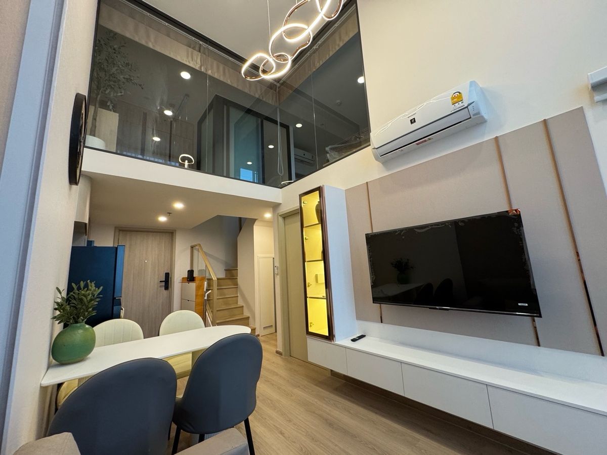 ให้เช่าคอนโดคลองเตย กล้วยน้ำไท : 🔥 Life Rama4-Asoke, CBD🚝 MRT Sirikit ศูนย์สิริกิต 400m🚊 BTS Prompong (10mins) 🏘 Duplex River View:  2 Bedroom 1 Bathroom 🌟หนึ่งในห้องที่วิวสวยที่สุด วิวรับโค้งน้ำบางกะเจ้าทุกมุม
