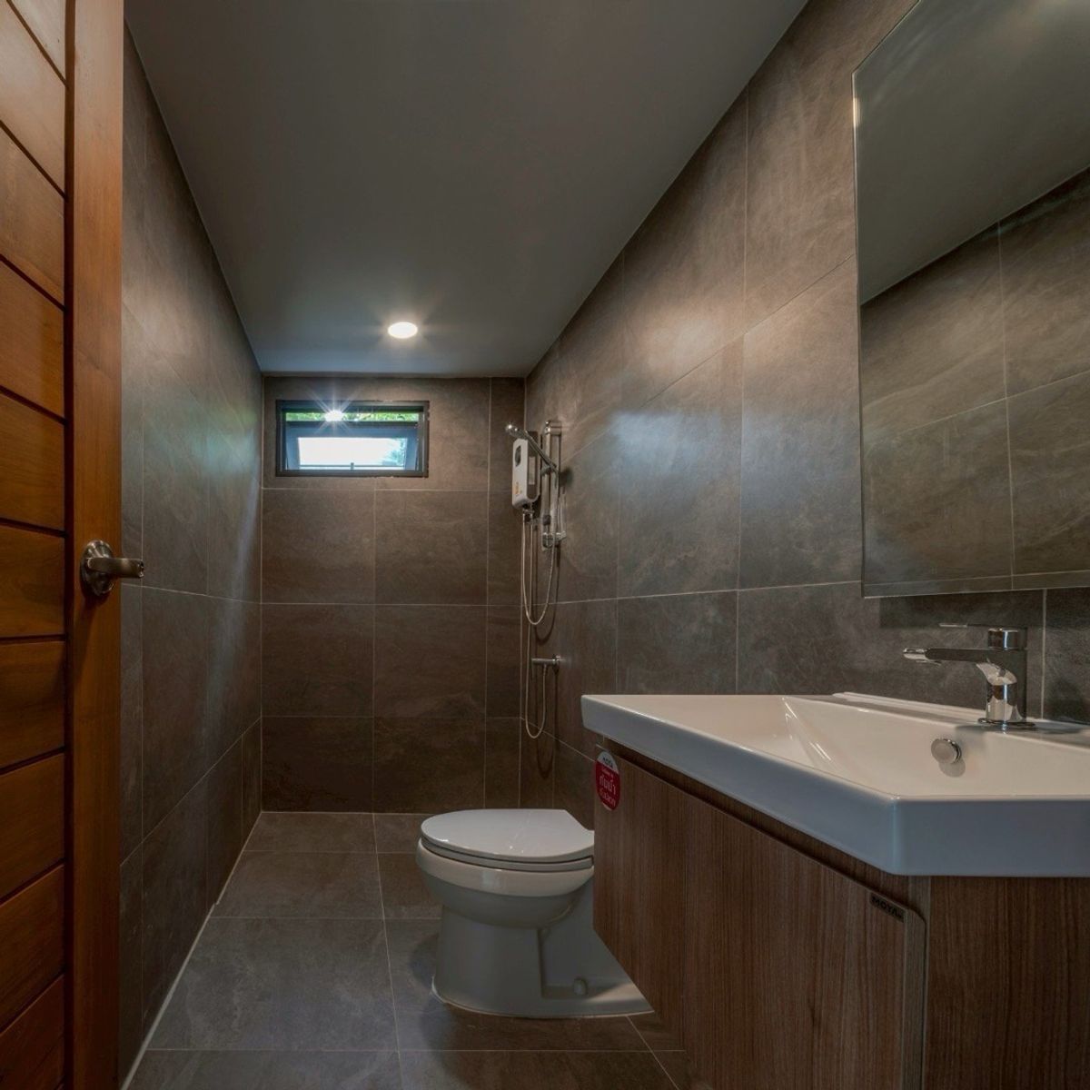 สำนักงานอ่อนนุช อุดมสุข : 📢👇 ขายพร้อมผู้เช่า – รับรายได้แบบ Passive Income ถึง ส.ค. 2571 อาคารสำนักงานพร้อมลิฟต์ส่วนตัว ทำเลใจกลางเมือง เดินทางสะดวก ใกล้ทางด่วนและถนนสายหลักหลายเส้น เชื่อมต่อทุกย่านได้ง่าย เหมาะต่อการดำเนินธุรกิจและต่อยอดในอนาคต