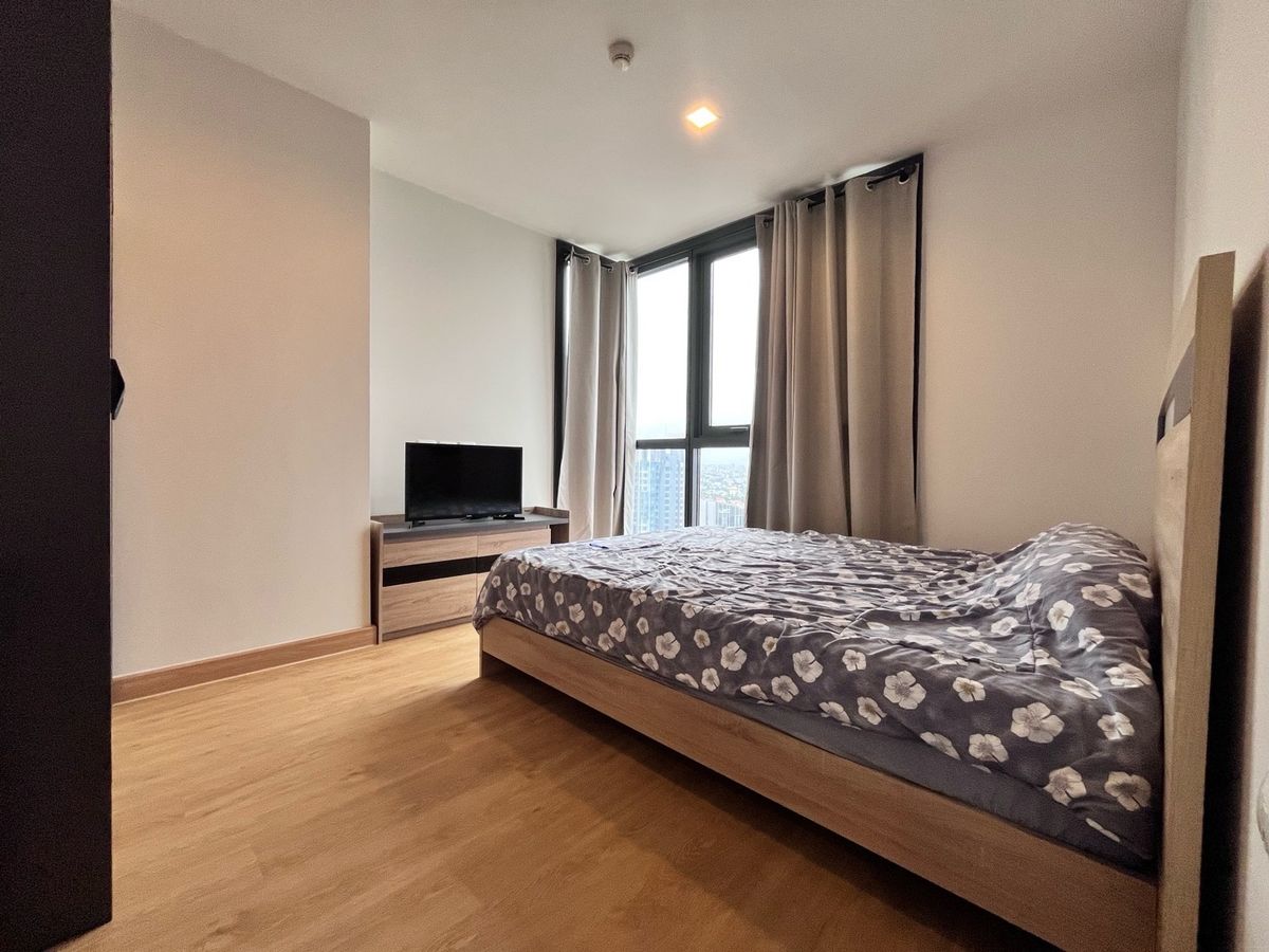 For RentCondoRama9, Petchburi, RCA : Urgent rent* The base garden rama9 *2 bedrooms, 1 bathrooms, no cracks **