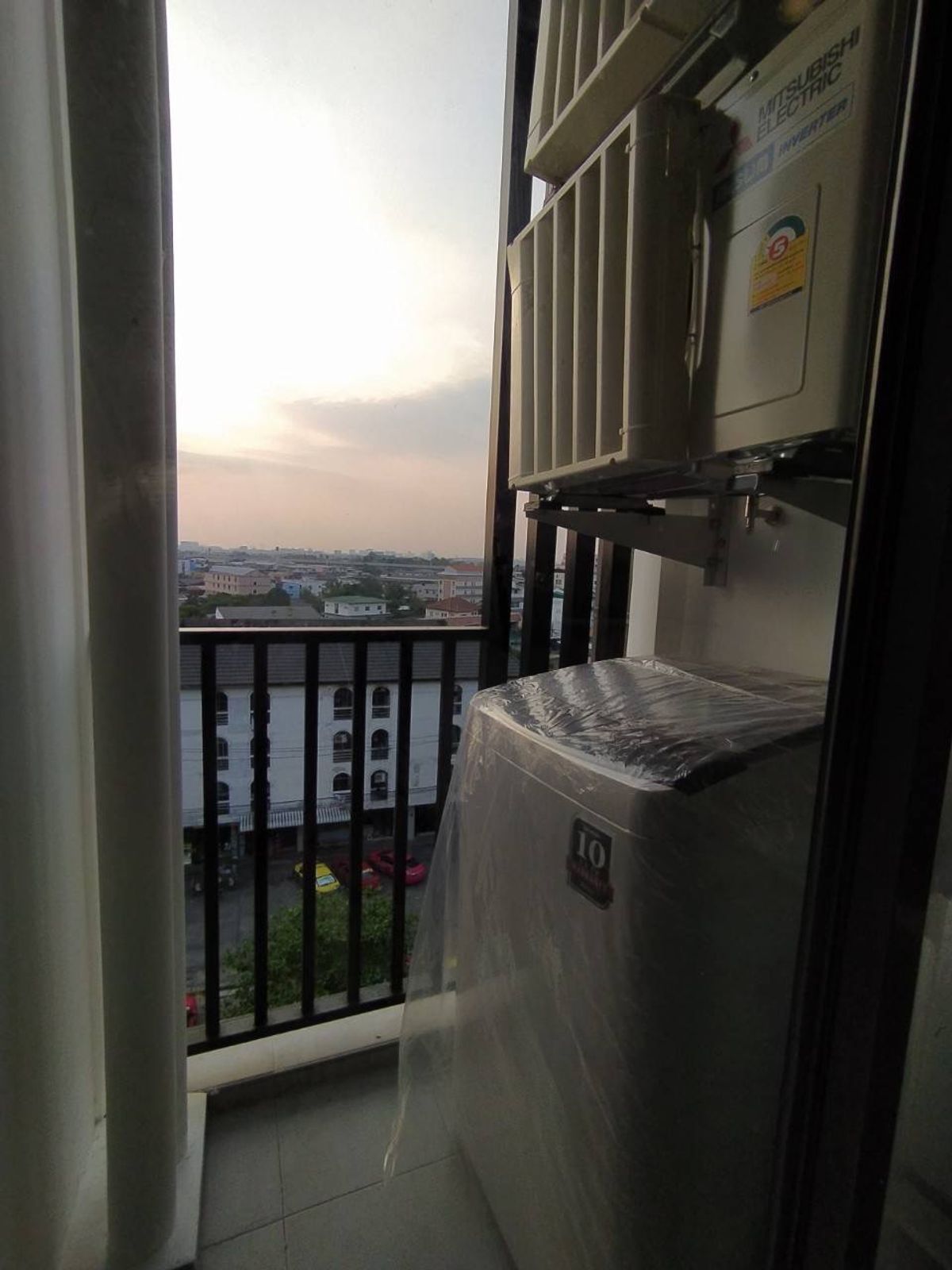 ขายคอนโดวิภาวดี ดอนเมือง หลักสี่ : ขายคอนโด Reach Phaholyothin 52 (รีช พหลโยธิน 52) ตึก B ชั้น 8 ห้องสวยมาก ราคา 1.55 ล้านบาท