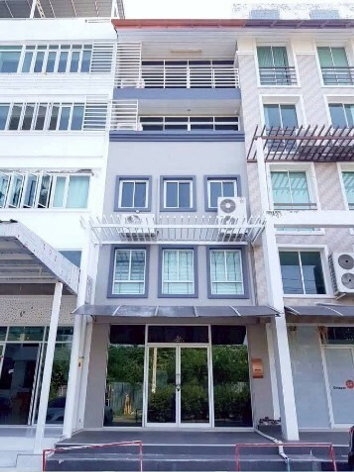 ขายโฮมออฟฟิศลาดพร้าว เซ็นทรัลลาดพร้าว : ขายHome Office 4.5 ชั้น บ้านบดินทร์ exclusive เนื้อที่ 25 ตารางวา ซอยลาดพร้าว 112 แขวงพลับพลา เขตวังทองหลาง กรุงเทพมหานคร