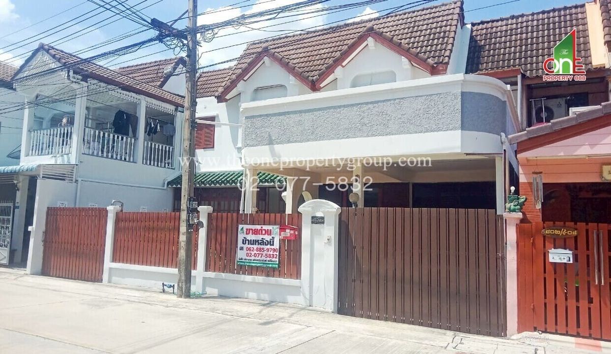 For SalePathum Thani,Rangsit, Thammasat : 2 townhouses (penetrating together), Wang Thong River Park, Phahonyothin Road, Khu Khot Subdistrict, Lam Luk Ka District, Pathum Thani