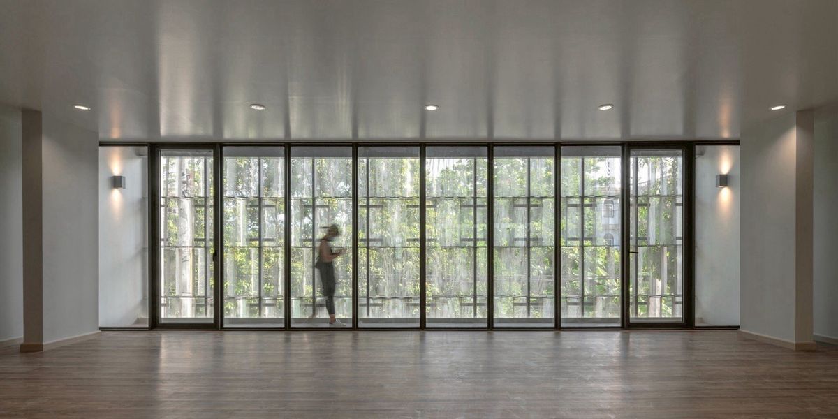 สำนักงานอ่อนนุช อุดมสุข : 📢👇 ขายพร้อมผู้เช่า – รับรายได้แบบ Passive Income ถึง ส.ค. 2571 อาคารสำนักงานพร้อมลิฟต์ส่วนตัว ทำเลใจกลางเมือง เดินทางสะดวก ใกล้ทางด่วนและถนนสายหลักหลายเส้น เชื่อมต่อทุกย่านได้ง่าย เหมาะต่อการดำเนินธุรกิจและต่อยอดในอนาคต