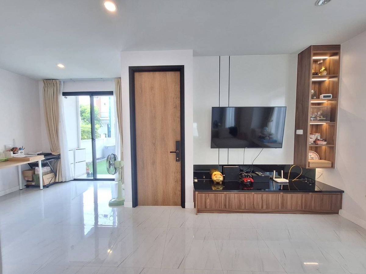 ขายบางนา แบริ่ง ลาซาล : ✨ขายด่วน! บ้านใหม่สไตล์ Minimal สวยมาก พร้อมอยู่ COMO Bianca Bangna ใกล้เมกะบางนา✨