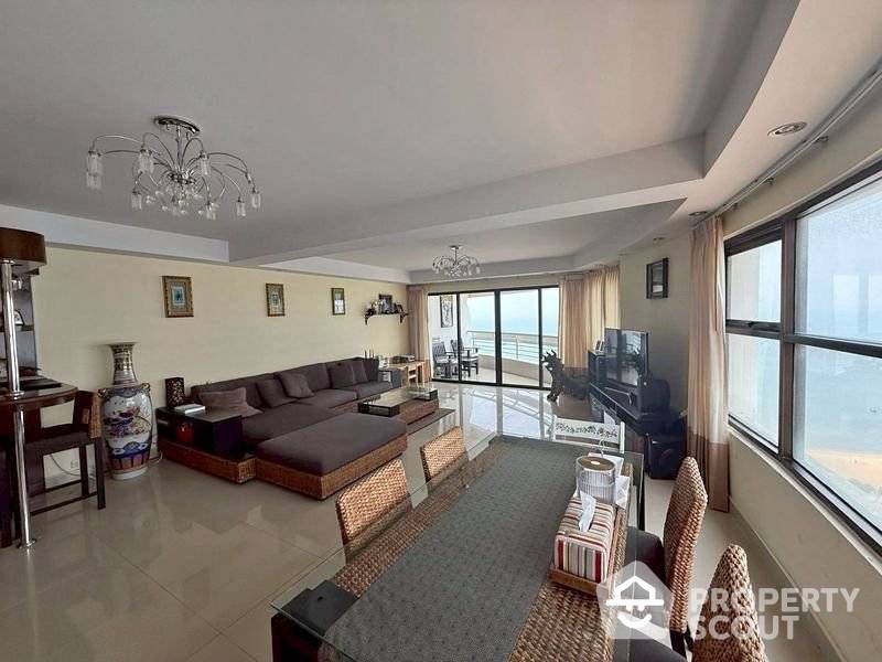 For SaleCondoPattaya, Bangsaen, Chonburi : 1-BR Condo at Metro Jomtien Condotel close to Jomtien Beach