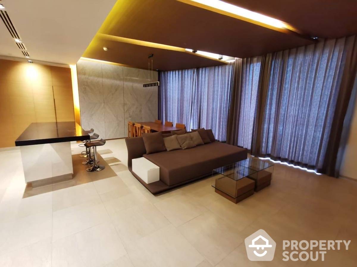 For SaleCondoSilom, Saladaeng, Bangrak : 2-BR Condo at Saladaeng Residences near MRT Si Lom