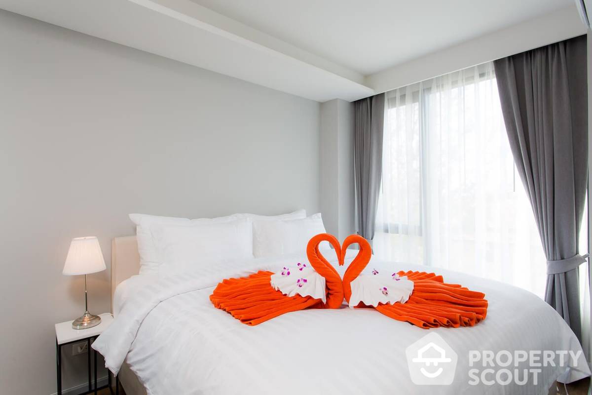 For SaleCondoPhuket : 1-BR Condo at 6th Avenue Surin Condominium close to Surin