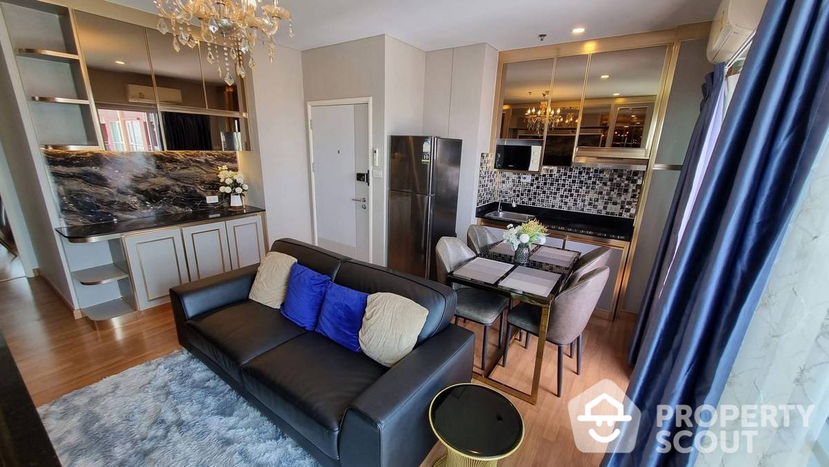 For SaleCondoThaphra, Talat Phlu, Wutthakat : 3-BR Condo at Lumpini Place Ratchada-Sathu close to Sathu Pradit