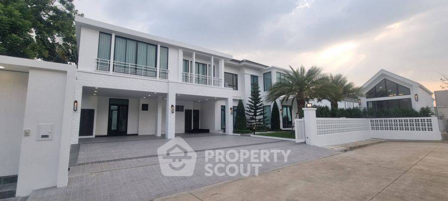 ขายบ้านลาดกระบัง สุวรรณภูมิ : บ้าน 6-ห้องนอน ที่ เพอร์เฟค มาสเตอร์พีซ สุขุมวิท 77 ใกล้ ท่าอากาศยานสุวรรณภูมิ