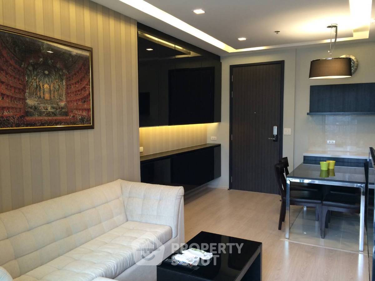 ขายคอนโดอ่อนนุช อุดมสุข : คอนโด 2-ห้องนอน ที่ ริทึ่ม สุขุมวิท 44/1 ใกล้ BTS พระโขนง