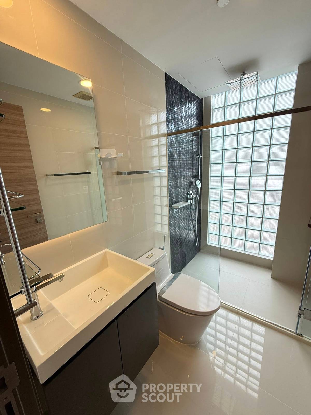 For SaleCondoSathorn, Narathiwat : 2-BR Condo at The Room Charoenkrung 30 near BTS Saphan Taksin