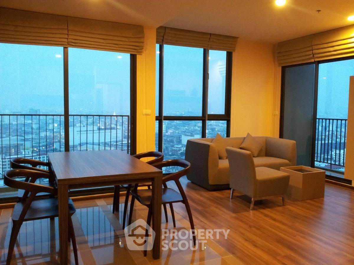 For SaleCondoWongwianyai, Charoennakor : 2-BR Condo at Teal Sathorn-Taksin near BTS Wongwian Yai