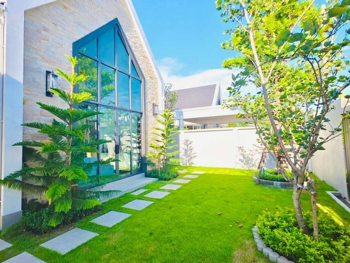 ขายบ้านพัทยา บางแสน ชลบุรี สัตหีบ : โครงการใหม่ Living 36 บ้านพูลวิลล่าพัทยา