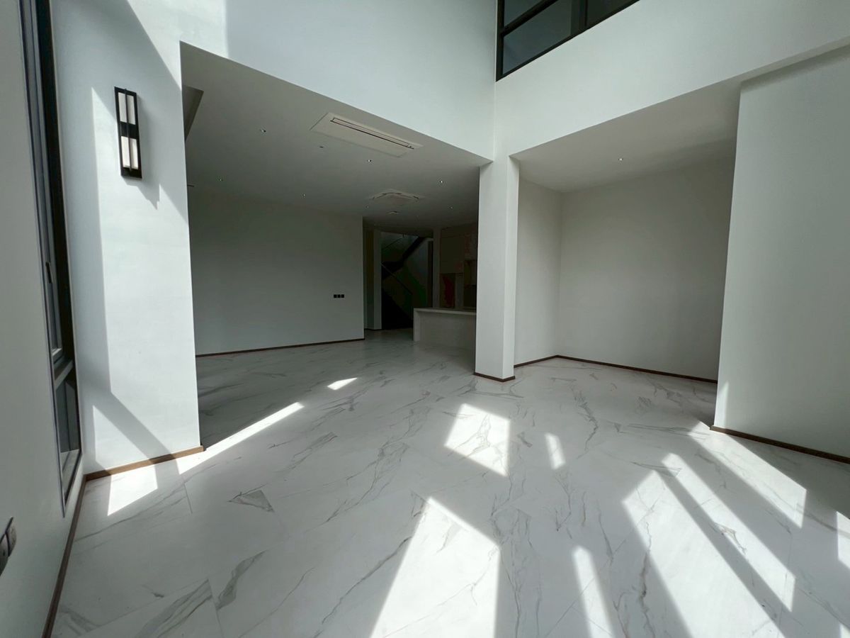 ขายบ้านพัฒนาการ ศรีนครินทร์ : 🏡 ขายบ้านหรู SIRANINN Residences พัฒนาการ 32 – บ้านเดี่ยว 2 ชั้น สไตล์โมเดิร์นลักชัวรี่ บนทำเลพรีเมียม