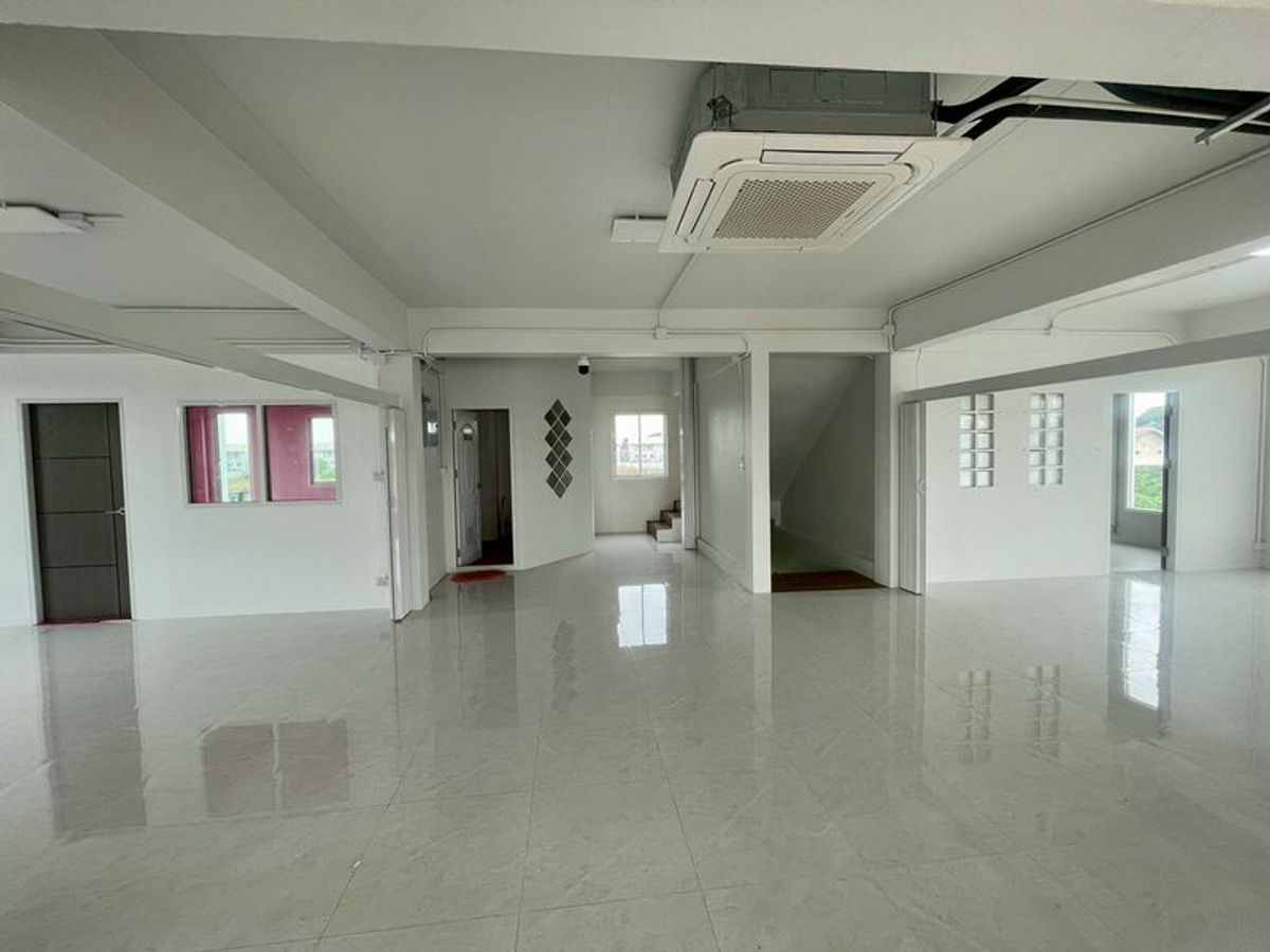 ให้เช่าบ้านลาดกระบัง สุวรรณภูมิ : ให้เช่า บ้าน 4 ชั้น พัฒนาการ 97 (ทำเป็นออฟฟิศ,ที่เก็บของ,ที่พักอาศัยได้) เลขที่ 576