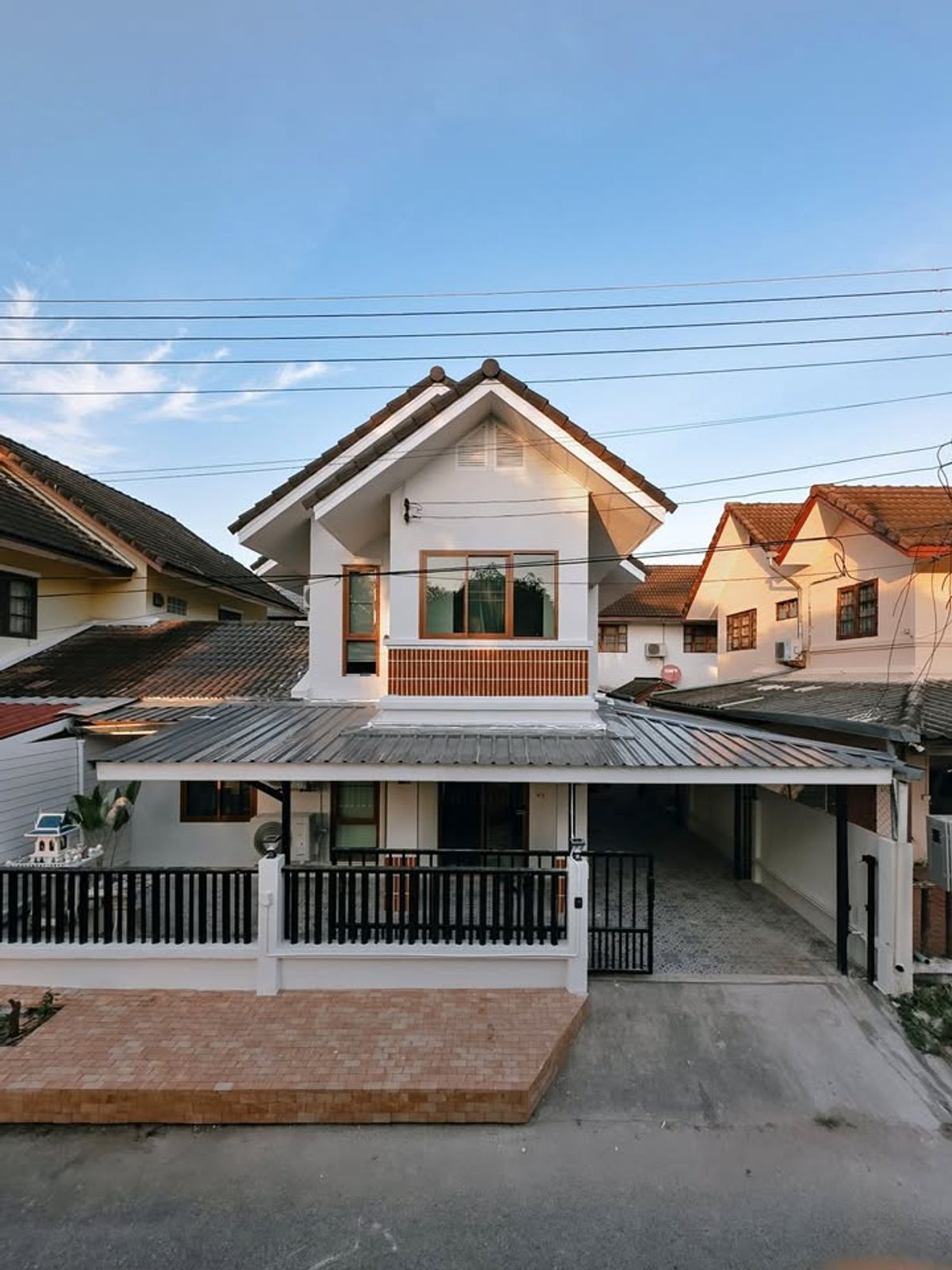 ขายบ้านเชียงใหม่ :  ขายบ้านเดี่ยว 2 ชั้น  3 ห้องนอน  2 ห้องน้ำ  1 ห้องครัว  1 ที่จอดรถ