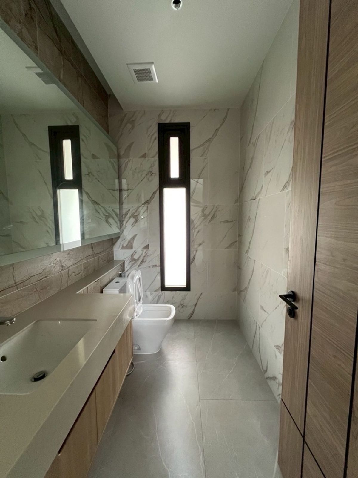 ขายบ้านพัฒนาการ ศรีนครินทร์ : 🏡 ขายบ้านหรู SIRANINN Residences พัฒนาการ 32 – บ้านเดี่ยว 2 ชั้น สไตล์โมเดิร์นลักชัวรี่ บนทำเลพรีเมียม