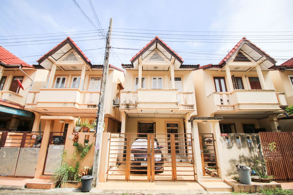 ขายทาวน์โฮมปิ่นเกล้า จรัญสนิทวงศ์ : ขายทาวน์เฮ้าส์ 2.5 ชั้น อิ่มอัมพร 2 ราชพฤกษ์ บางแวก สาทร 26.3 ตร.ว ต่อเติมจากโครงการแข็งแรงไม่มีทรุด ใกล้สถานีรถไฟฟ้า บางหว้า