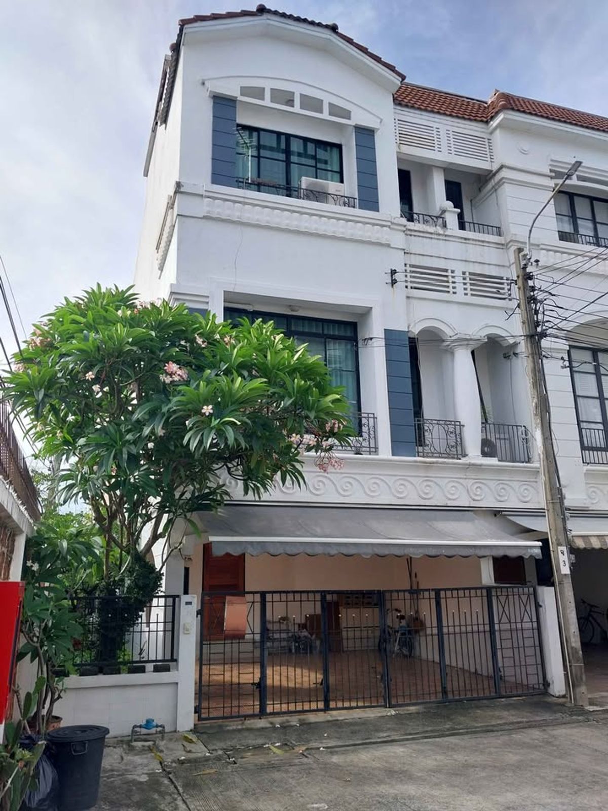 For RentTownhomeYothinpattana,CDC : Ready to be 1/7/2015 for rent in the middle of the city (Lat Phrao-Yothin Phatthana) Rental price 33,000 baht/month ✨
