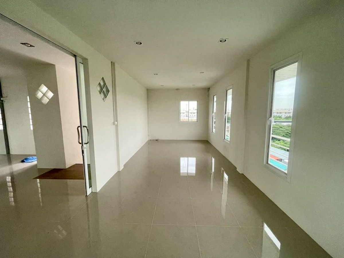 ให้เช่าบ้านลาดกระบัง สุวรรณภูมิ : ให้เช่า บ้าน 4 ชั้น พัฒนาการ 97 (ทำเป็นออฟฟิศ,ที่เก็บของ,ที่พักอาศัยได้) เลขที่ 576