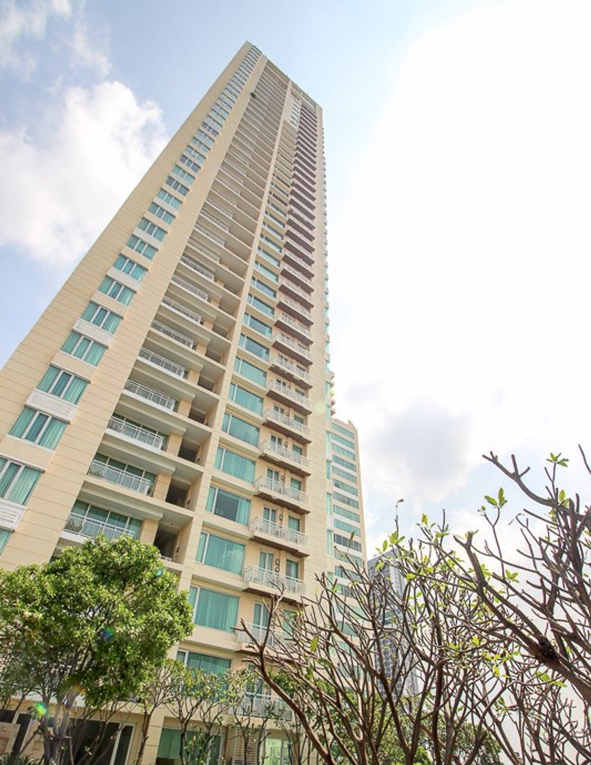 For RentCondoSathorn, Narathiwat : ✨ Free, The Empire Place, luxury condo, Sathorn area, beautiful room, not overly Ready to live in a class 💯 ✔