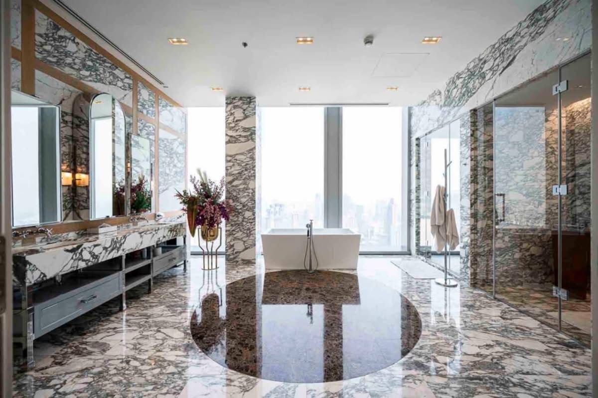 คอนโดสาทร นราธิวาส : 👀 สำรวจแบบ 3D - ห้องชุดลักซ์ชัวรี่ 3 ห้องนอน ขนาด 408 ตร.ม. บนชั้น 57 – The Ritz-Carlton Bangkok